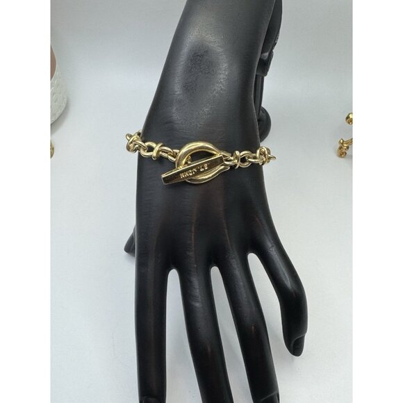 ST. JOHN Gold Tone Chain Link Toggle Bracelet Designer Statement Jewelry 8” - Picture 2 of 6